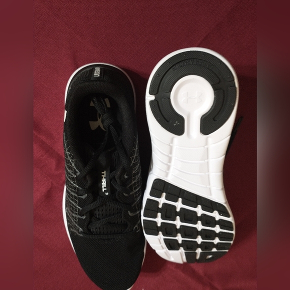 New in Box Under Armour Black Athletic Sneakers - Picture 10 of 13